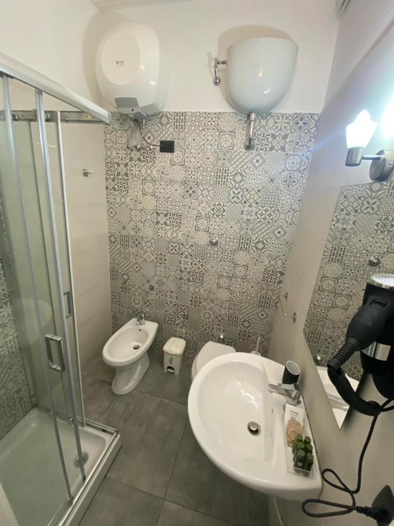 A Due Passi Da San Pietro Hotel Róma Kültér fotó